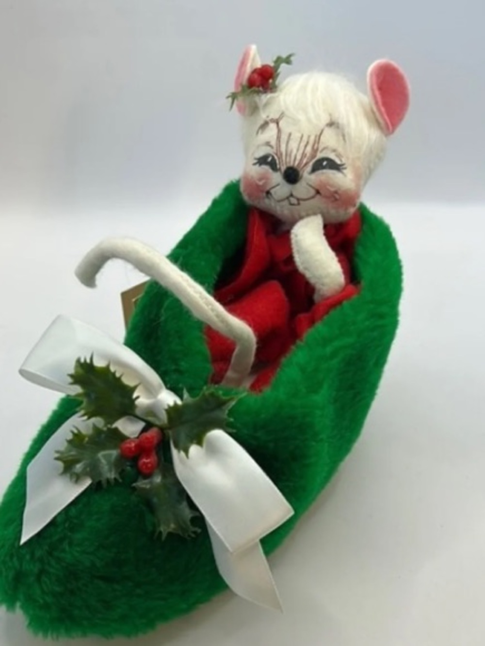 Festive Green Holiday Mouse Décor with Red Outfit - Unbranded